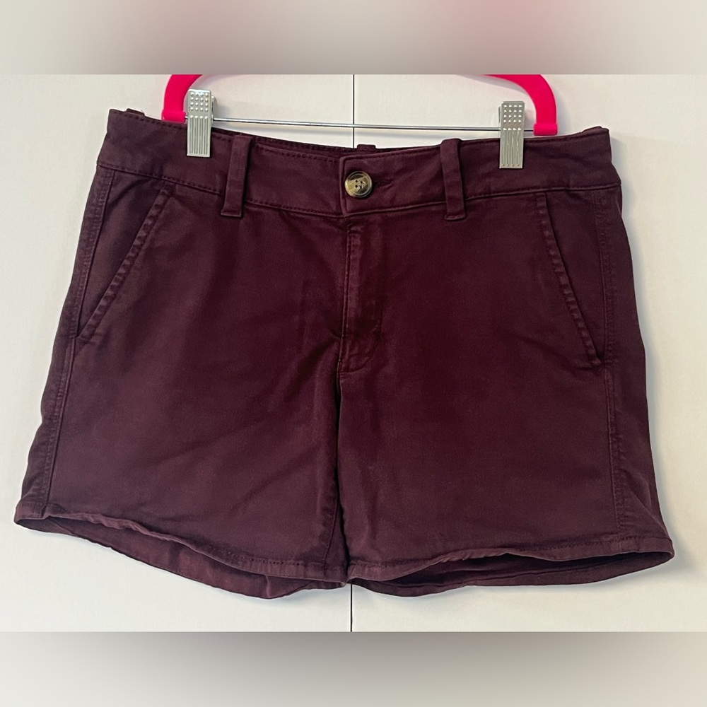 American Eagle Midi Super Stretch AEO Twill Burgundy Red Shorts Size 6
